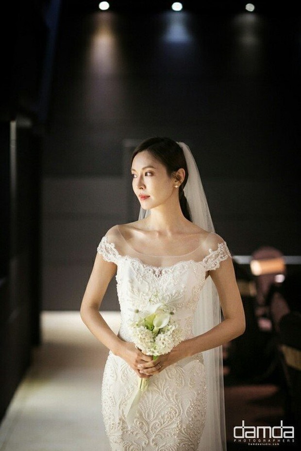 Chẳng ngờ “Ác nữ Penthouse” Kim So Yeon từng lên đồ táo bạo tột bậc, style hack dáng nhưng phản cảm đi vào lịch sử - Ảnh 1. Chẳng ngờ “Ác nữ Penthouse” Kim So Yeon từng lên đồ táo bạo tột bậc, style hack dáng nhưng phản cảm đi vào lịch sử - Ảnh 1.