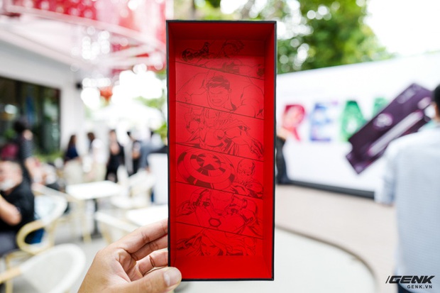 Trên tay OPPO Reno5 phiên bản Marvel Edition đặc biệt: Giá 9.7 triệu, bán giới hạn chỉ 2000 chiếc - Ảnh 3. Trên tay OPPO Reno5 phiên bản Marvel Edition đặc biệt: Giá 9.7 triệu, bán giới hạn chỉ 2000 chiếc - Ảnh 3.