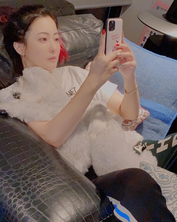 Khoe mặt mộc hoàn hảo ở tuổi 43 nhưng đệ nhất mỹ nhân xứ Hàn Kim Hee Sun lại bị phát hiện sử dụng app chỉnh ảnh - Ảnh 5.