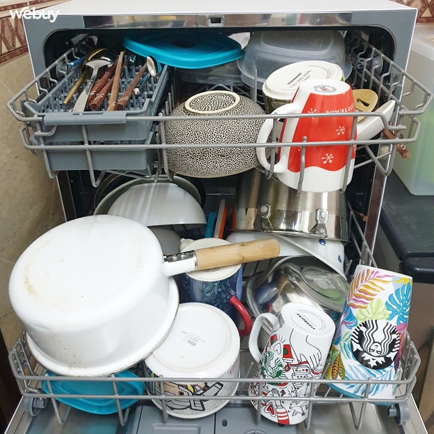 Sắm máy rửa bát Electrolux giá chưa đến 7 triệu, lắp không vừa bếp nhưng cô gái vẫn hài lòng vì dùng quá “ngon” - Ảnh 6. Sắm máy rửa bát Electrolux giá chưa đến 7 triệu, lắp không vừa bếp nhưng cô gái vẫn hài lòng vì dùng quá “ngon” - Ảnh 6.
