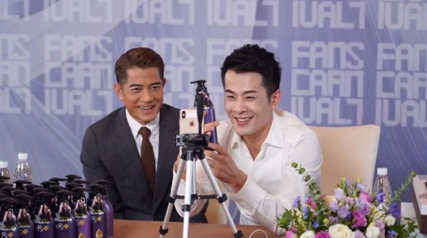 Ông hoàng livestream Trung Quốc xác lập kỉ lục: Bán hàng trong 12 tiếng doanh thu nhiều hơn trung tâm thương mại bán 1 năm - Ảnh 2.