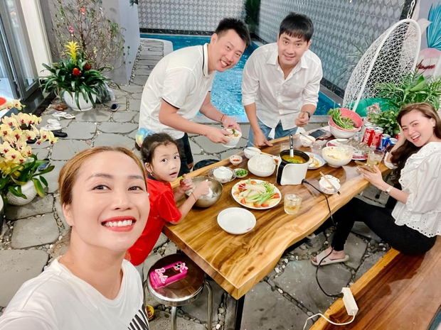 Minh Luân đưa bạn gái mới đến biệt thự tiền tỷ của Ốc Thanh Vân, ai dè tình tứ đến mức át luôn spotlight của gia chủ - Ảnh 2. Minh Luân đưa bạn gái mới đến biệt thự tiền tỷ của Ốc Thanh Vân, ai dè tình tứ đến mức át luôn spotlight của gia chủ - Ảnh 2.