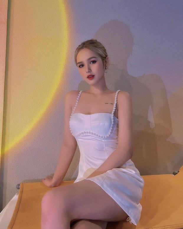 Instagram look của sao Việt tuần qua: Chi Pu hở bạo nhất, Linh Ka diện váy ngắn khoe chân cực phẩm - Ảnh 9.