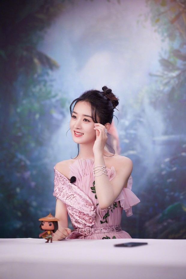 Triệu Lệ Dĩnh ngày càng xuống sắc, lộ rõ dấu hiệu lão hoá khó giấu nổi ở tuổi 33 - Ảnh 3. Triệu Lệ Dĩnh ngày càng xuống sắc, lộ rõ dấu hiệu lão hoá khó giấu nổi ở tuổi 33 - Ảnh 3.