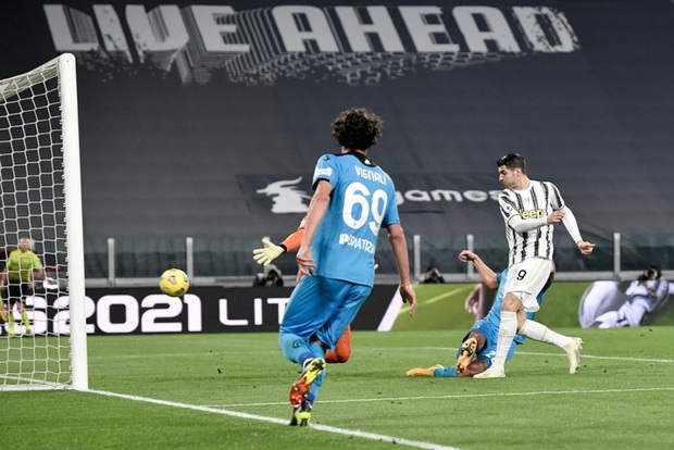 Juventus đại thắng ngày Ronaldo lập kỷ lục mới - Ảnh 5. Juventus đại thắng ngày Ronaldo lập kỷ lục mới - Ảnh 5.