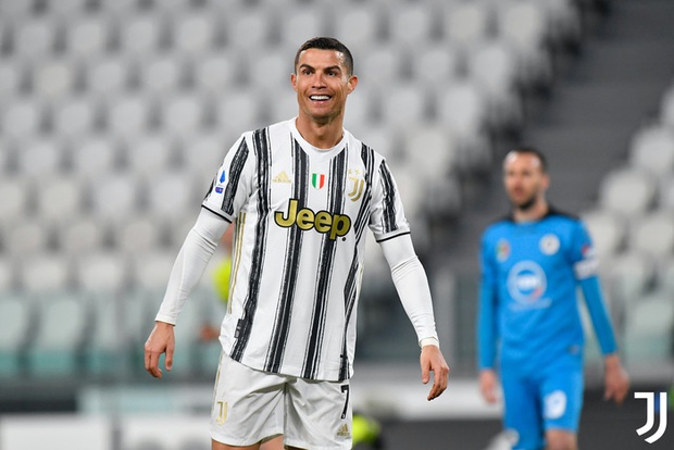 Juventus đại thắng ngày Ronaldo lập kỷ lục mới - Ảnh 8. Juventus đại thắng ngày Ronaldo lập kỷ lục mới - Ảnh 8.
