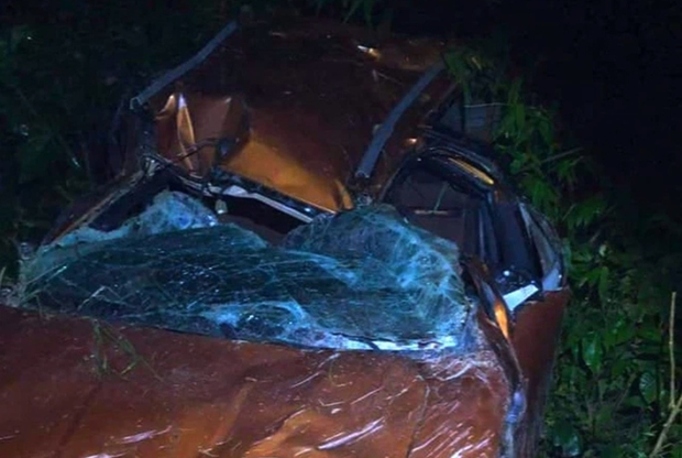 Nghệ An: Ô tô lao xuống vực, cán bộ phòng thanh tra tử nạn trên đường đi công tác - Ảnh 2.