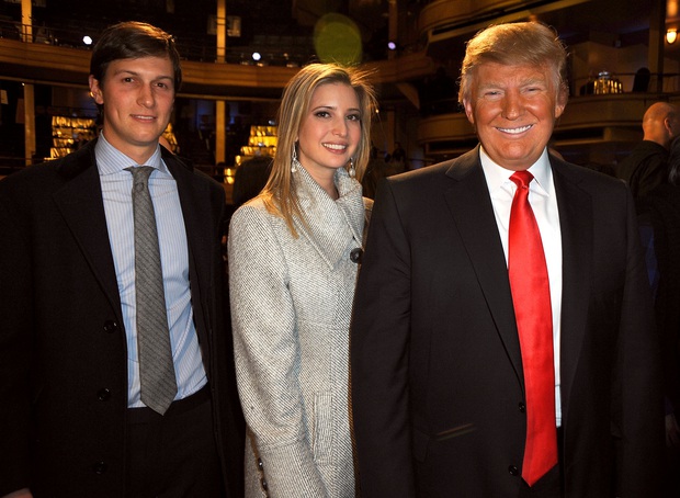 Cuộc sống sau khi rời Nhà Trắng của “nữ thần” Ivanka Trump: Nhan sắc ngày càng rạng ngời nhưng người hâm mộ lại lo lắng vì lý do khác - Ảnh 10. Cuộc sống sau khi rời Nhà Trắng của “nữ thần” Ivanka Trump: Nhan sắc ngày càng rạng ngời nhưng người hâm mộ lại lo lắng vì lý do khác - Ảnh 10.