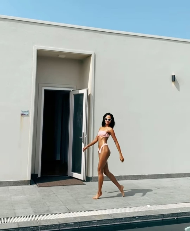 HHen Niê dạo này chăm khoe body thực sự, nhưng nhìn vòng 3 căng đét thế này thì ai mà chả mê chữ ê kéo dài - Ảnh 9. HHen Niê dạo này chăm khoe body thực sự, nhưng nhìn vòng 3 căng đét thế này thì ai mà chả mê chữ ê kéo dài - Ảnh 9.