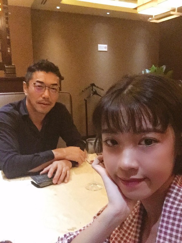 Gái xinh 2k kể chuyện yêu ông chú người Nhật hơn 16 tuổi: Mình không sống dựa tiền đàn ông, mây tầng nào gặp mây tầng đó - Ảnh 1. Gái xinh 2k kể chuyện yêu ông chú người Nhật hơn 16 tuổi: Mình không sống dựa tiền đàn ông, mây tầng nào gặp mây tầng đó - Ảnh 1.
