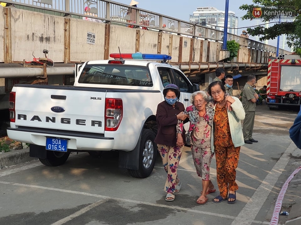 Vụ cháy khiến 6 người tử vong ở Sài Gòn: Nạn nhân duy nhất sống sót bị bỏng độ 2, tâm lý bất ổn và hoảng loạn - Ảnh 2. Vụ cháy khiến 6 người tử vong ở Sài Gòn: Nạn nhân duy nhất sống sót bị bỏng độ 2, tâm lý bất ổn và hoảng loạn - Ảnh 2.