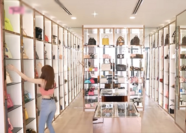 Cận cảnh biệt thự nơi Ngọc Trinh bị mất trộm: Giá 50 tỷ, rộng 800m2, độ giàu có bậc nhất nhì showbiz - Ảnh 7. Cận cảnh biệt thự nơi Ngọc Trinh bị mất trộm: Giá 50 tỷ, rộng 800m2, độ giàu có bậc nhất nhì showbiz - Ảnh 7.
