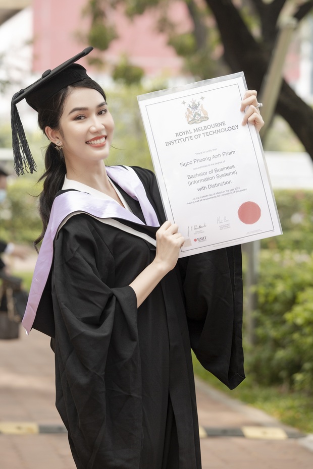 Á hậu Phương Anh vỡ oà khoe bằng thủ khoa tốt nghiệp tại Đại học RMIT, Đỗ Thị Hà và cả dàn sao Vbiz trầm trồ - Ảnh 2.