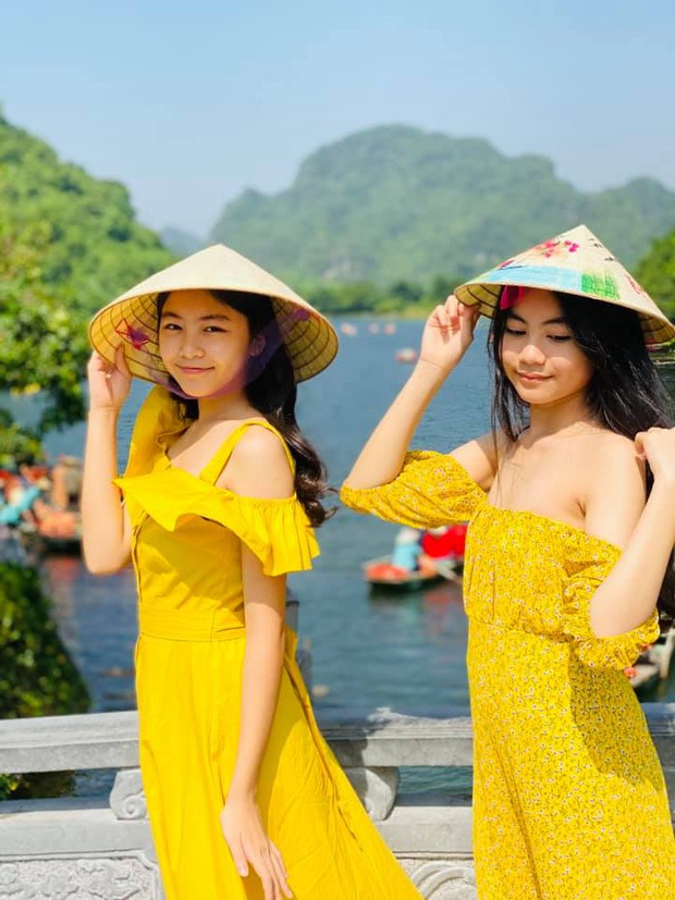 Hai tiểu thư nhà MC Quyền Linh lại hot nữa rồi, nhảy đáng yêu cộng thêm chiều cao vượt trội ở tuổi dậy thì làm lu mờ bố luôn! - Ảnh 4.