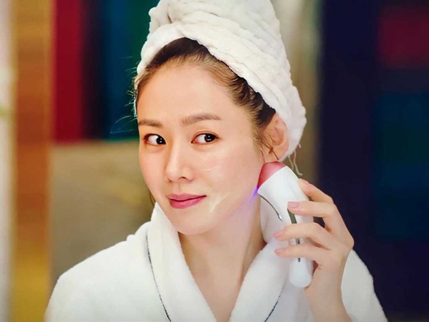Sở hữu làn da dầu, Son Ye Jin có cách rửa mặt vô cùng đơn giản để da ráo mịn và sáng căng - Ảnh 4.