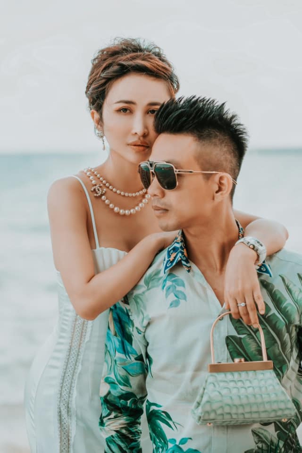 Sau ồn ào ly hôn bà cả, Minh Nhựa tậu đồng hồ hơn 7 tỷ tặng vợ 2 - Ảnh 1. Sau ồn ào ly hôn bà cả, Minh Nhựa tậu đồng hồ hơn 7 tỷ tặng vợ 2 - Ảnh 1.