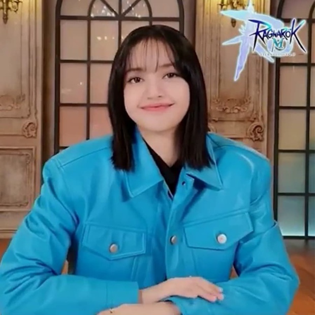 Lisa quả là vô cùng xinh đẹp, nhưng nhan sắc nàng không độ được chiếc áo cùng kiểu mái bết này! - Ảnh 1. Lisa quả là vô cùng xinh đẹp, nhưng nhan sắc nàng không độ được chiếc áo cùng kiểu mái bết này! - Ảnh 1.