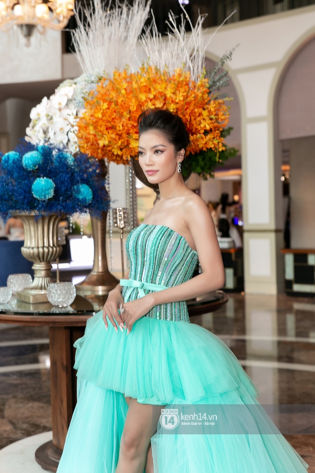 Thảm đỏ Miss World VN 2021: Đỗ Thị Hà lộ khuyết điểm, Lương Thùy Linh và dàn hậu chặt chém chưa nổi bằng bụng bầu của Tường San? - Ảnh 19. Thảm đỏ Miss World VN 2021: Đỗ Thị Hà lộ khuyết điểm, Lương Thùy Linh và dàn hậu chặt chém chưa nổi bằng bụng bầu của Tường San? - Ảnh 19.