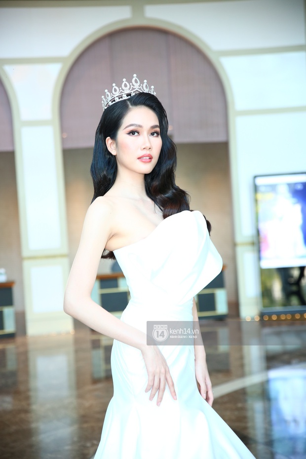 Thảm đỏ Miss World VN 2021: Đỗ Thị Hà lộ khuyết điểm, Lương Thùy Linh và dàn hậu chặt chém chưa nổi bằng bụng bầu của Tường San? - Ảnh 9. Thảm đỏ Miss World VN 2021: Đỗ Thị Hà lộ khuyết điểm, Lương Thùy Linh và dàn hậu chặt chém chưa nổi bằng bụng bầu của Tường San? - Ảnh 9.