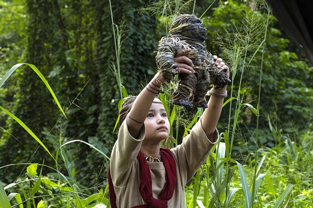 Sao nhí 9 tuổi gây nổ bom tấn Godzilla vs. Kong: Cô bé lai Hàn-Mỹ bị điếc, gia đình 4 đời khiếm thính và kỳ tích khiến thế giới trầm trồ - Ảnh 8.