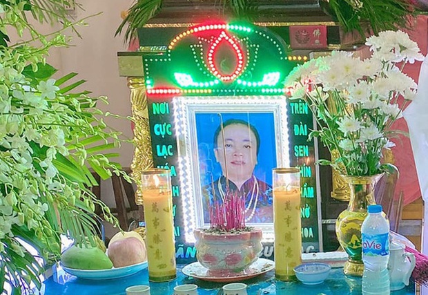 Vụ người phụ nữ làm đám tang giả: Dặn tài xế trang trí hoa như đang chở thi thể đã nhập quan - Ảnh 1. Vụ người phụ nữ làm đám tang giả: Dặn tài xế trang trí hoa như đang chở thi thể đã nhập quan - Ảnh 1.