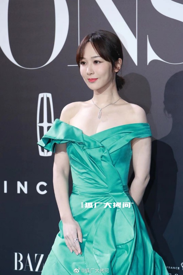 Thảm đỏ khủng Bazaar Icons: Angela Baby tuột dốc visual, Dương Tử gây thất vọng toàn tập vì chiếc váy rúm ró - Ảnh 6. Thảm đỏ khủng Bazaar Icons: Angela Baby tuột dốc visual, Dương Tử gây thất vọng toàn tập vì chiếc váy rúm ró - Ảnh 6.