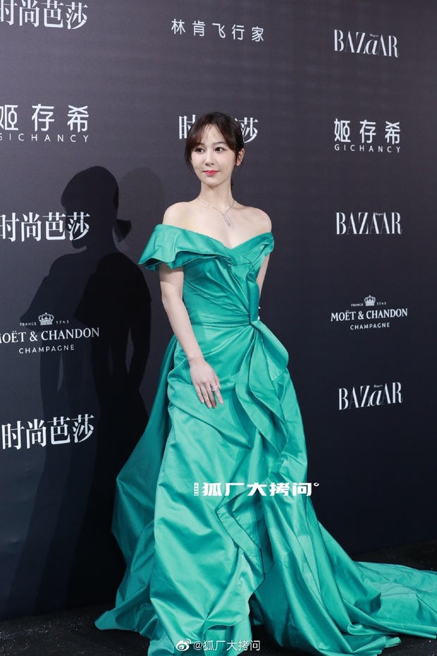 Thảm đỏ khủng Bazaar Icons: Angela Baby tuột dốc visual, Dương Tử gây thất vọng toàn tập vì chiếc váy rúm ró - Ảnh 7. Thảm đỏ khủng Bazaar Icons: Angela Baby tuột dốc visual, Dương Tử gây thất vọng toàn tập vì chiếc váy rúm ró - Ảnh 7.