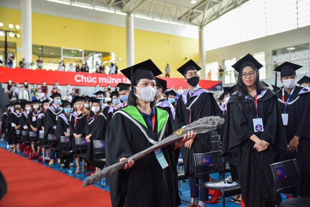 Lễ tốt nghiệp “tốn tiền” của Á hậu Phương Anh tại RMIT: Quy tắc ngầm về lễ phục, nhiều nghi thức rườm rà nhưng choáng nhất là đặc quyền không phải ai cũng có - Ảnh 6. Lễ tốt nghiệp “tốn tiền” của Á hậu Phương Anh tại RMIT: Quy tắc ngầm về lễ phục, nhiều nghi thức rườm rà nhưng choáng nhất là đặc quyền không phải ai cũng có - Ảnh 6.