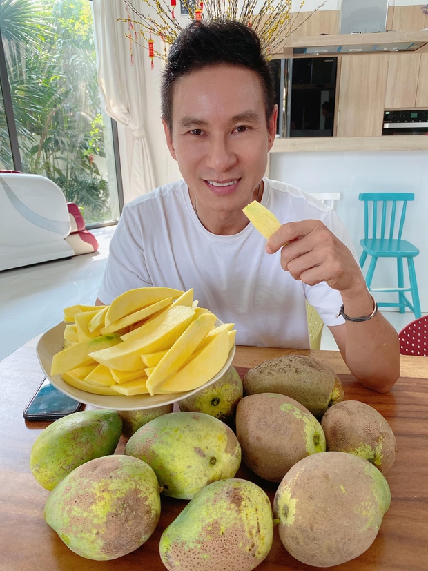 Lý Hải - Minh Hà trồng cây trên sân thượng mà thu hoạch nặng trĩu tay, phải đăng đàn ai ăn thì biếu bớt lấy thảo - Ảnh 5. Lý Hải - Minh Hà trồng cây trên sân thượng mà thu hoạch nặng trĩu tay, phải đăng đàn ai ăn thì biếu bớt lấy thảo - Ảnh 5.