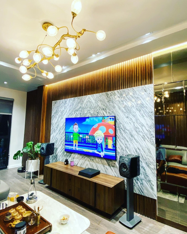 Nhà phố 2 mặt tiền của vợ chồng Hà Nội: Tổng giá trị 16 tỷ, vị trí đắc địa đối diện là hồ Tây, sau lưng là chung cư - Ảnh 3. Nhà phố 2 mặt tiền của vợ chồng Hà Nội: Tổng giá trị 16 tỷ, vị trí đắc địa đối diện là hồ Tây, sau lưng là chung cư - Ảnh 3.