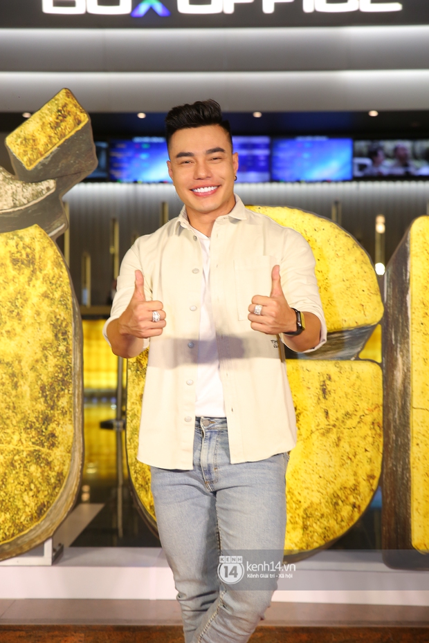 Cặp đôi nhà Đông Nhi, Lệ Quyên thi nhau show ân ái không kém cạnh Trấn Thành - Hariwon ở siêu thảm đỏ Bố Già - Ảnh 35. Cặp đôi nhà Đông Nhi, Lệ Quyên thi nhau show ân ái không kém cạnh Trấn Thành - Hariwon ở siêu thảm đỏ Bố Già - Ảnh 35.