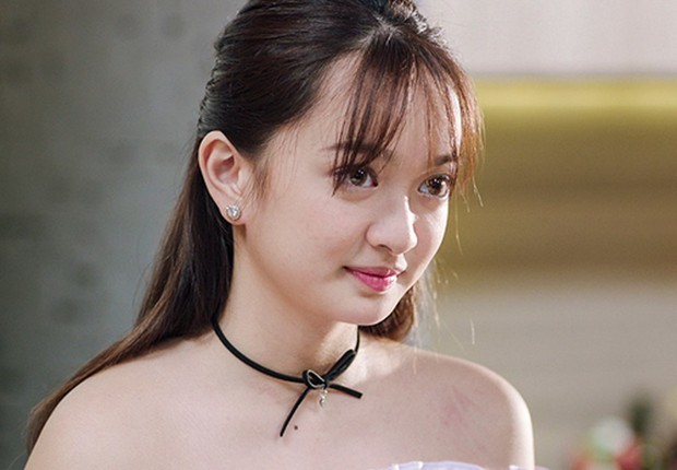 Hành trình nhan sắc của Kaity Nguyễn: Từ hotgirl ngực khủng đến ngọc nữ, lột xác ngoạn mục nhờ hút mỡ vòng 1 và giảm 9kg - Ảnh 4. Hành trình nhan sắc của Kaity Nguyễn: Từ hotgirl ngực khủng đến ngọc nữ, lột xác ngoạn mục nhờ hút mỡ vòng 1 và giảm 9kg - Ảnh 4.