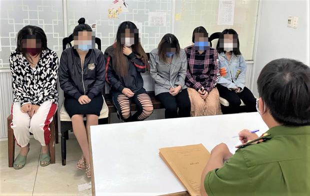 Lộ diện cách thức môi giới mại dâm của đường dây gái gọi cao cấp ở Đà Nẵng - Ảnh 2.