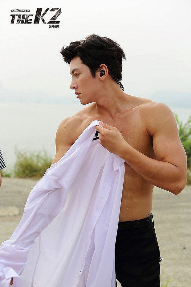 Cực phẩm như Ji Chang Wook cũng có lúc “phì nhiêu” gây sốc: Si cu la bay màu, visual tuột dốc vì tăng 12kg và cái kết bất ngờ hậu giảm cân - Ảnh 5. Cực phẩm như Ji Chang Wook cũng có lúc “phì nhiêu” gây sốc: Si cu la bay màu, visual tuột dốc vì tăng 12kg và cái kết bất ngờ hậu giảm cân - Ảnh 5.