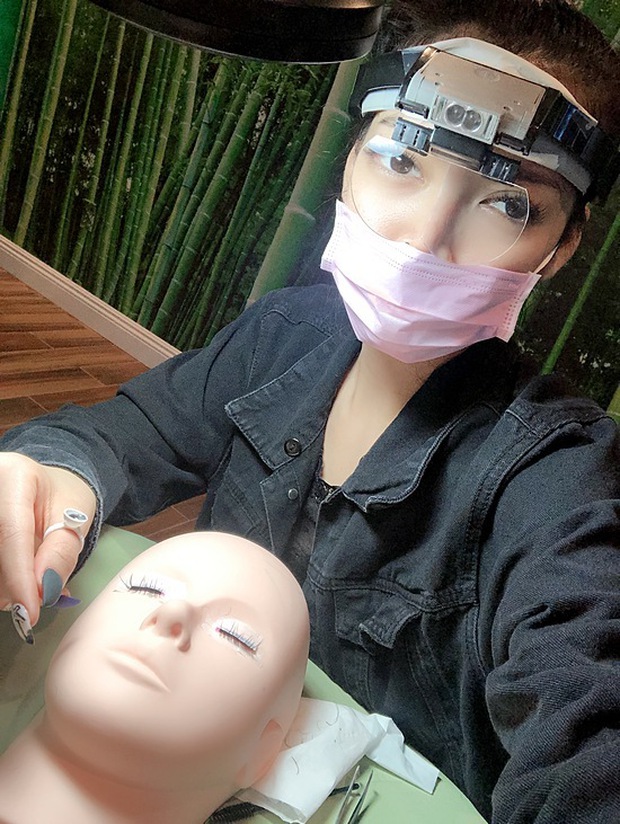 Xôn xao hình ảnh Hoa hậu Chuyển giới Trân Đài đi làm nail tại Mỹ - Ảnh 4. Xôn xao hình ảnh Hoa hậu Chuyển giới Trân Đài đi làm nail tại Mỹ - Ảnh 4.