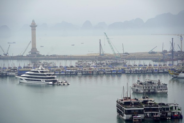 Mở cửa du lịch nội tỉnh, Hạ Long vẫn vắng như chùa bà Đanh - Ảnh 11.