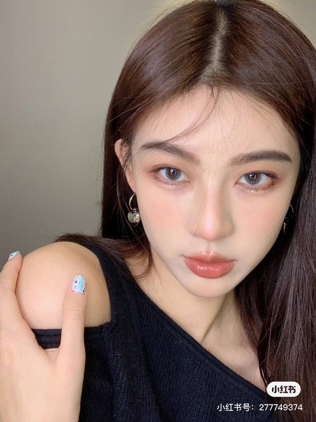 Gợi ý makeup look tông trà sữa siêu ngọt ngào mà chẳng khó chút nào, “triển” cho buổi hẹn hò 8/3 là “đỉnh của chóp” - Ảnh 2. Gợi ý makeup look tông trà sữa siêu ngọt ngào mà chẳng khó chút nào, “triển” cho buổi hẹn hò 8/3 là “đỉnh của chóp” - Ảnh 2.