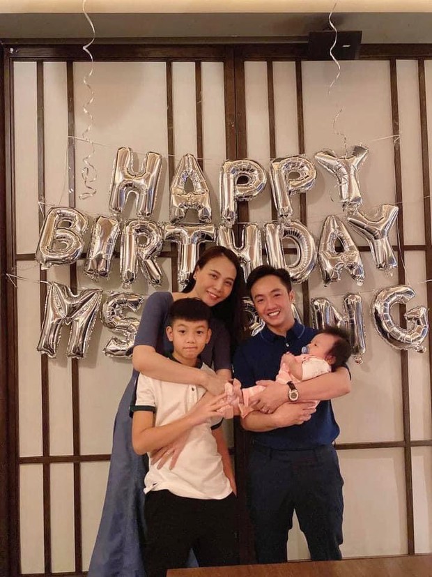 Chiều vợ như Cường Đô La: Đàm Thu Trang nhắc nhẹ 1 câu đã mua ngay quà 8/3 sớm, còn tranh thủ nịnh bợ cực ngọt - Ảnh 5. Chiều vợ như Cường Đô La: Đàm Thu Trang nhắc nhẹ 1 câu đã mua ngay quà 8/3 sớm, còn tranh thủ nịnh bợ cực ngọt - Ảnh 5.