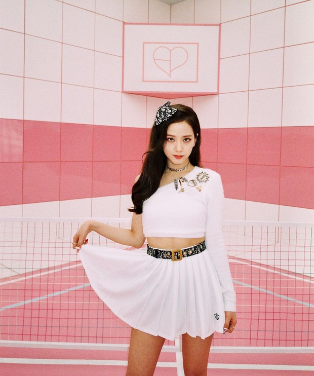 Hành trình của Jisoo tại Dior: Từng được cho là mờ nhạt, dần phủ sóng loạt cover tạp chí và trở thành cây Dior sống - Ảnh 13. Hành trình của Jisoo tại Dior: Từng được cho là mờ nhạt, dần phủ sóng loạt cover tạp chí và trở thành cây Dior sống - Ảnh 13.