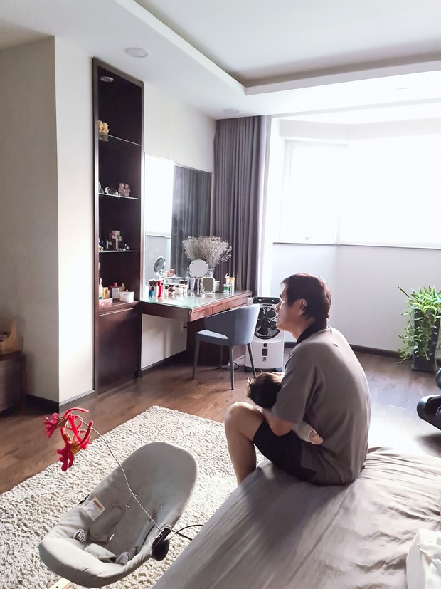 Đông Nhi lần đầu khoe ảnh bố chăm Winnie, viết gì trong tâm thư mà khiến Trấn Thành khóc nức nở giữa quán ăn? - Ảnh 3. Đông Nhi lần đầu khoe ảnh bố chăm Winnie, viết gì trong tâm thư mà khiến Trấn Thành khóc nức nở giữa quán ăn? - Ảnh 3.