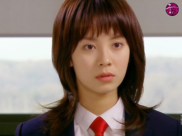 Knet bất ngờ đào lại ảnh mợ ngố Song Ji Hyo từ thời đóng Hoàng Cung, ăn thịt đường tăng hay gì mà trẻ vậy? - Ảnh 2. Knet bất ngờ đào lại ảnh mợ ngố Song Ji Hyo từ thời đóng Hoàng Cung, ăn thịt đường tăng hay gì mà trẻ vậy? - Ảnh 2.