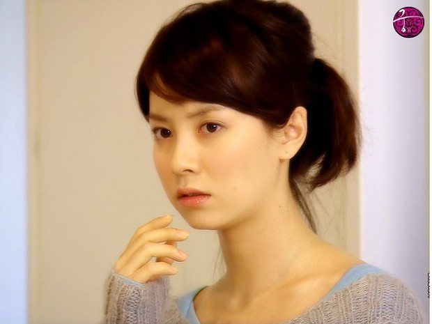 Knet bất ngờ đào lại ảnh mợ ngố Song Ji Hyo từ thời đóng Hoàng Cung, ăn thịt đường tăng hay gì mà trẻ vậy? - Ảnh 5. Knet bất ngờ đào lại ảnh mợ ngố Song Ji Hyo từ thời đóng Hoàng Cung, ăn thịt đường tăng hay gì mà trẻ vậy? - Ảnh 5.