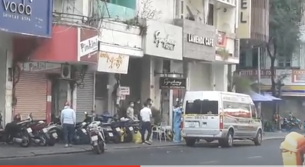 Phát hiện 35 người Trung Quốc nghi nhập cảnh trái phép tại khách sạn trung tâm Sài Gòn - Ảnh 1.