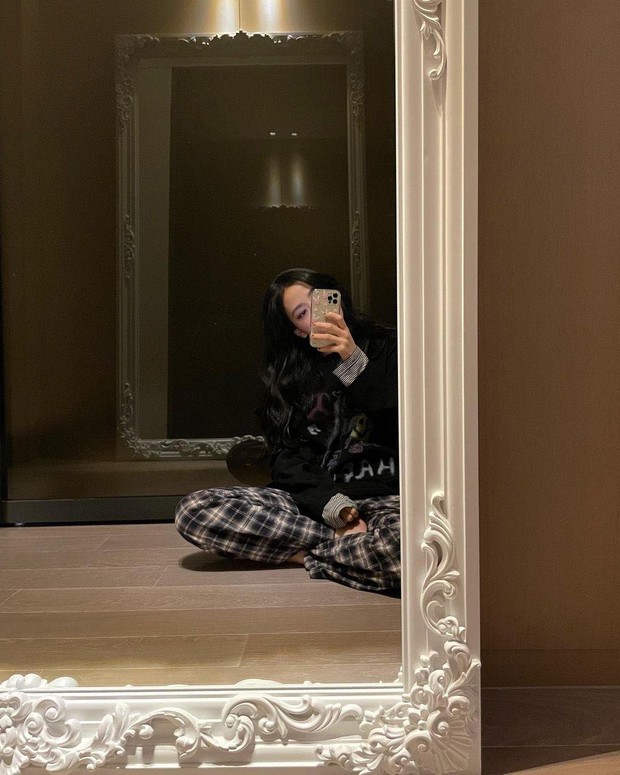 Một chiếc quần mà 3 thành viên BLACKPINK cùng diện, soi lai lịch sản phẩm hiểu ra luôn nguyên nhân! - Ảnh 4.