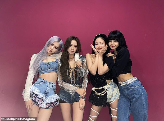 Lisa lộ ảnh giả trân gây xôn xao toàn Weibo, fan tức tối réo tên YG vì cách làm việc vô trách nhiệm - Ảnh 12. Lisa lộ ảnh giả trân gây xôn xao toàn Weibo, fan tức tối réo tên YG vì cách làm việc vô trách nhiệm - Ảnh 12.