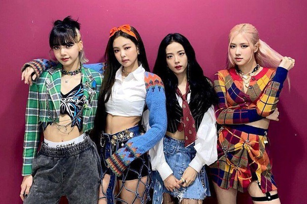 Lisa lộ ảnh giả trân gây xôn xao toàn Weibo, fan tức tối réo tên YG vì cách làm việc vô trách nhiệm - Ảnh 11. Lisa lộ ảnh giả trân gây xôn xao toàn Weibo, fan tức tối réo tên YG vì cách làm việc vô trách nhiệm - Ảnh 11.