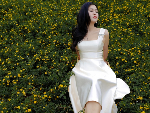 “Thánh nhây” Lâm Vỹ Dạ hoá nàng thơ: Visual thay đổi 180 độ, Trường Giang và hội nghệ sĩ hay chê bai nhìn thấy chắc xỉu ngang - Ảnh 4. “Thánh nhây” Lâm Vỹ Dạ hoá nàng thơ: Visual thay đổi 180 độ, Trường Giang và hội nghệ sĩ hay chê bai nhìn thấy chắc xỉu ngang - Ảnh 4.