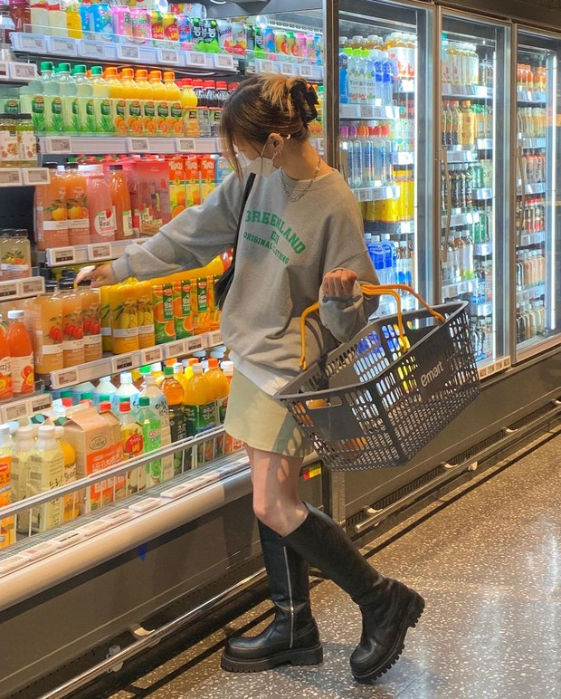 Seulgi (Red Velvet) and the Korean girl association are in love with this kind of bouncy but extremely cool mix - Photo 2.