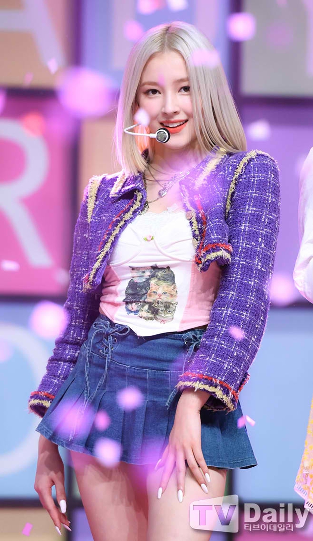 Cảnh sát tìm ra kẻ chụp lén ảnh nhạy cảm của nữ idol Nancy (MOMOLAND) ở AAA Việt Nam, phát hiện hành vi giao dịch tiền bạc - Ảnh 3. Cảnh sát tìm ra kẻ chụp lén ảnh nhạy cảm của nữ idol Nancy (MOMOLAND) ở AAA Việt Nam, phát hiện hành vi giao dịch tiền bạc - Ảnh 3.