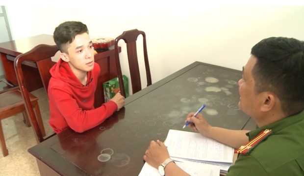 Bắt quả tang 20 dân chơi phê ma túy, đánh bạc trong quán karaoke - Ảnh 3.